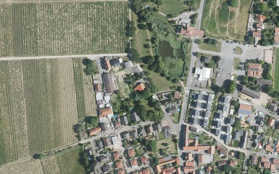 Luftbild mit der Einzellage Heiligen Kirche