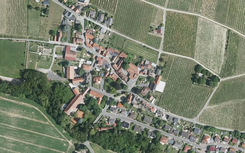 Luftbild der Umgebung von Weingut Puder in Zellertal